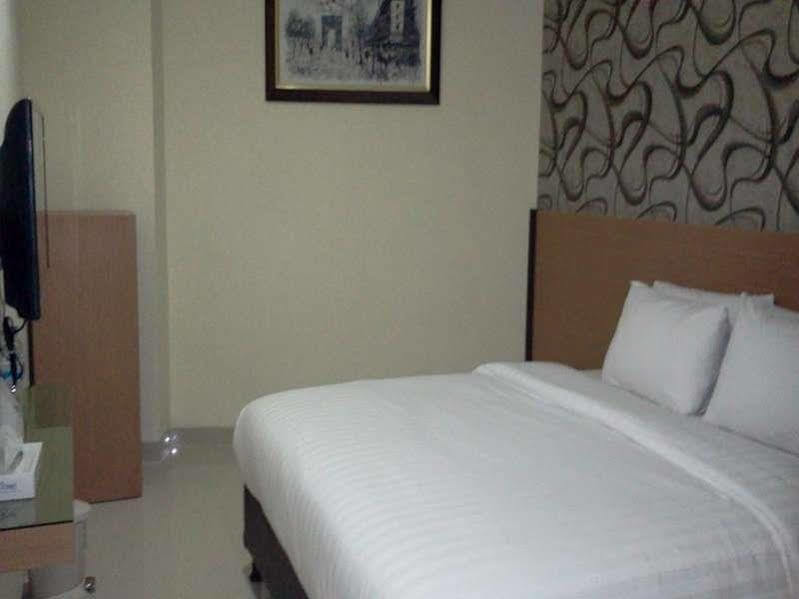 Oyo 1560 Capital Hotel